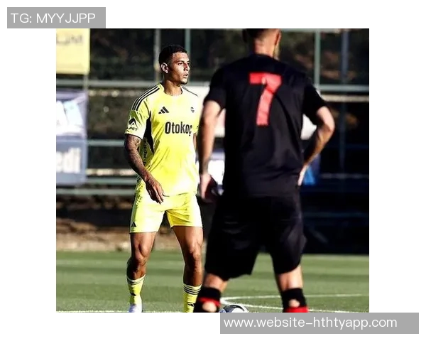 费内巴切瞄准世界级前锋莱万或瑟尔洛特成引援目标