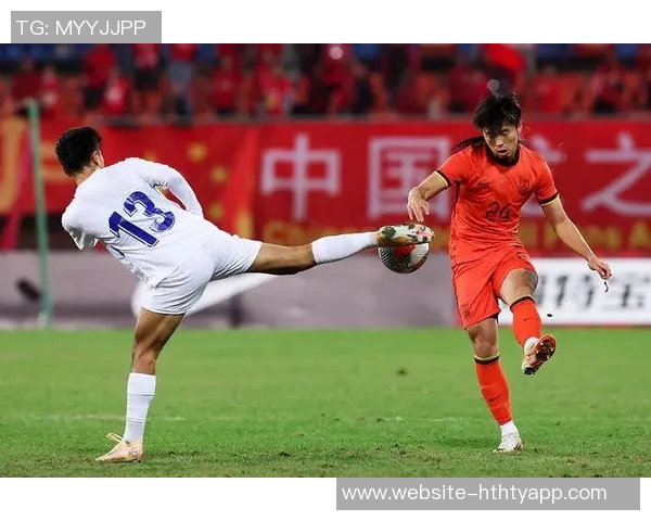 国足备战乌兹别克斯坦淘汰赛媒体人强调全神贯注是关键