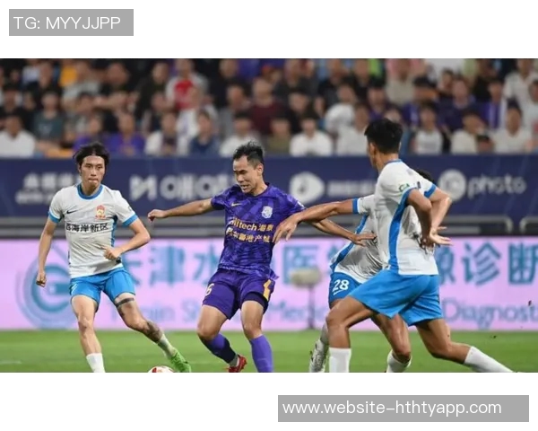 海港引进杨希旨在为右后卫位置培养新生力量以增强球队竞争力